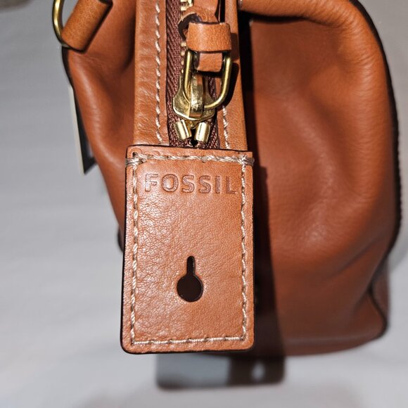 FOSSIL Brown Leather Emma Crossbody/Satchel bag with Key Charm - Picture 11 of 16